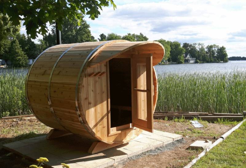 Knotty Cedar Barrel Sauna -Electric u0026 Woodburning Saunas- livraison en  France - Simply Spas Alps
