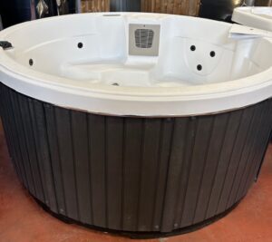 Simple Small Round Spa